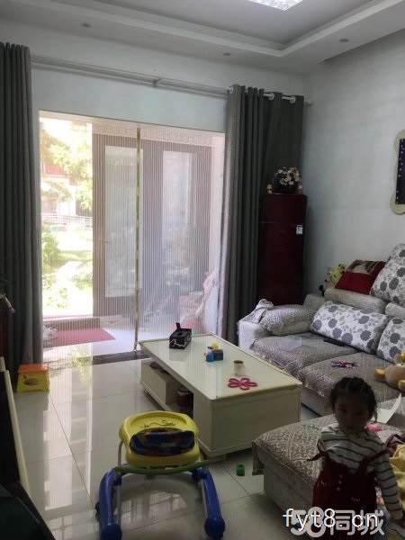 阳光华府一楼带院子精装修 门口可以开院子